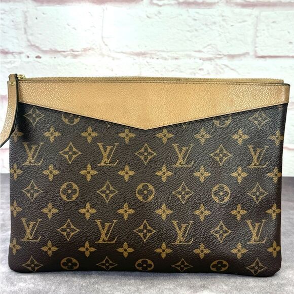 Louis Vuitton Handbags - Louis Vuitton Daily Monogram Canvas Large Clutch Pouch